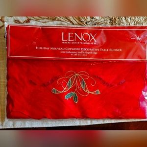 Lenox Holiday Nouveau Table Runner